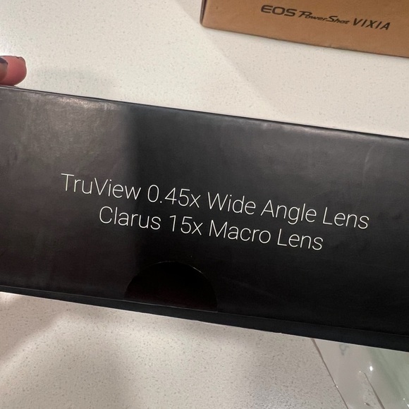 Canon EOS 2000D Black Camera with EF-S 18-55mm Lens - Picture 11 of 13